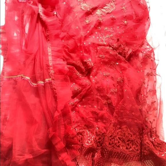 Gown - Picture 3 of 3